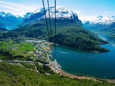 Loen Skylift, Via Ferrata Loen og turer til Skåla-fjellet