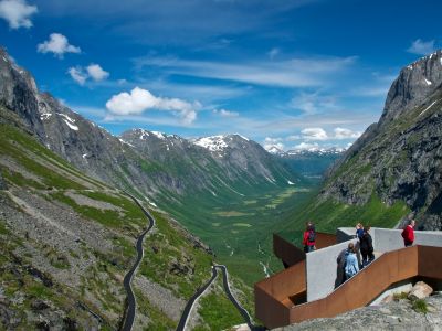 Trollstigen: Spektakulær fjellvei med flotte utsikter