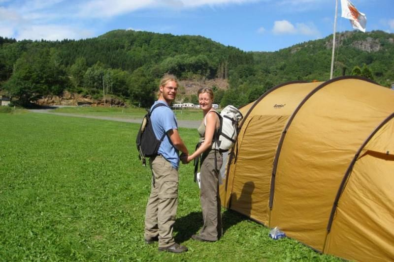 Speciale (gras)plaatsen voor tenten op Bakkaano Camping & Gjestegard