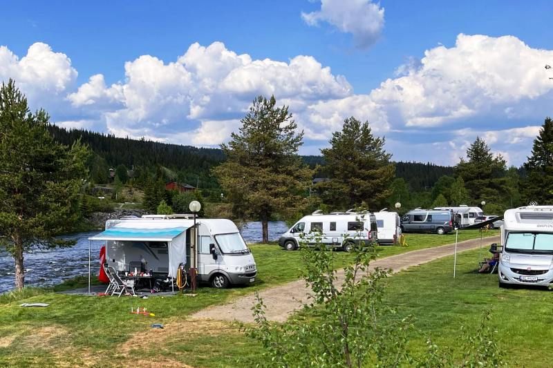 Bjorkestolen Helarscamping kamperen aan de rivier