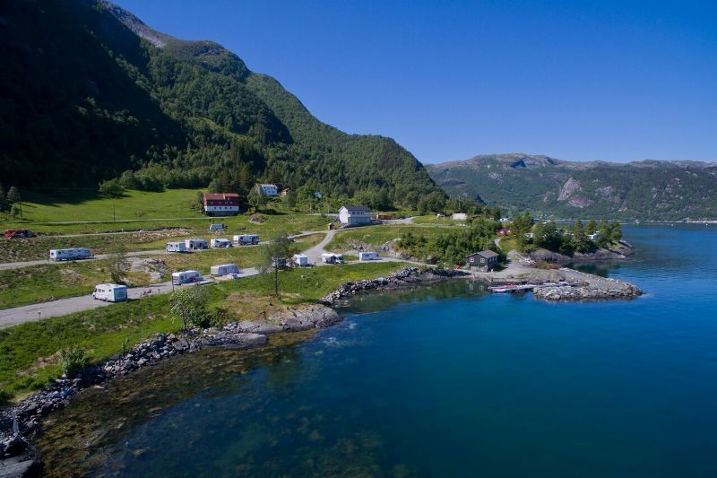 Botnen Camping ligging aan het Sognefjord