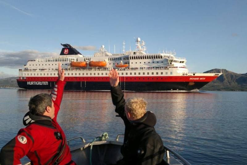 Torghatten Camping selfie-cruise